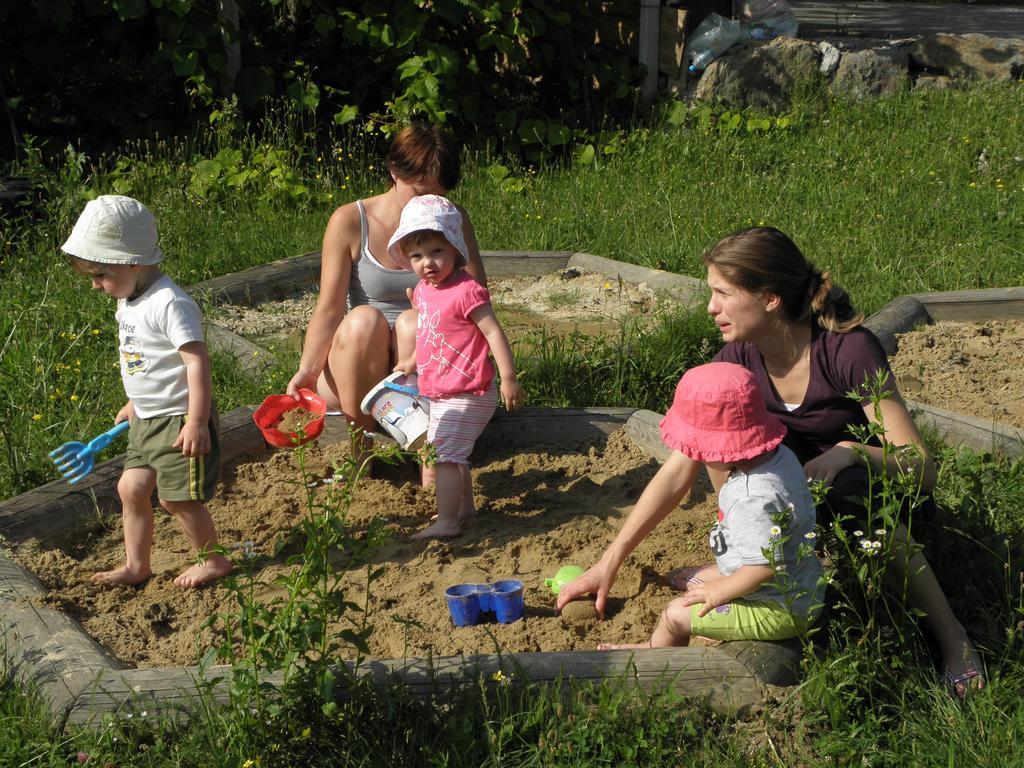 Apartamento Turisticna Kmetija Cebelji Gradic Rogašovci Exterior foto