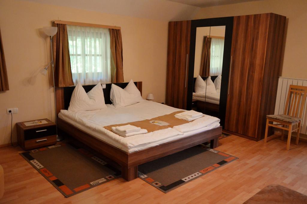 Apartamento Turisticna Kmetija Cebelji Gradic Rogašovci Exterior foto