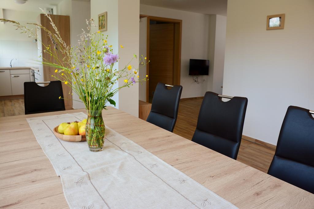 Apartamento Turisticna Kmetija Cebelji Gradic Rogašovci Exterior foto