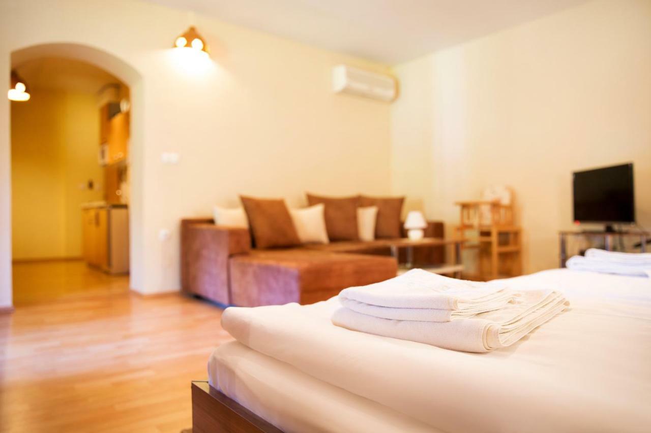 Apartamento Turisticna Kmetija Cebelji Gradic Rogašovci Exterior foto